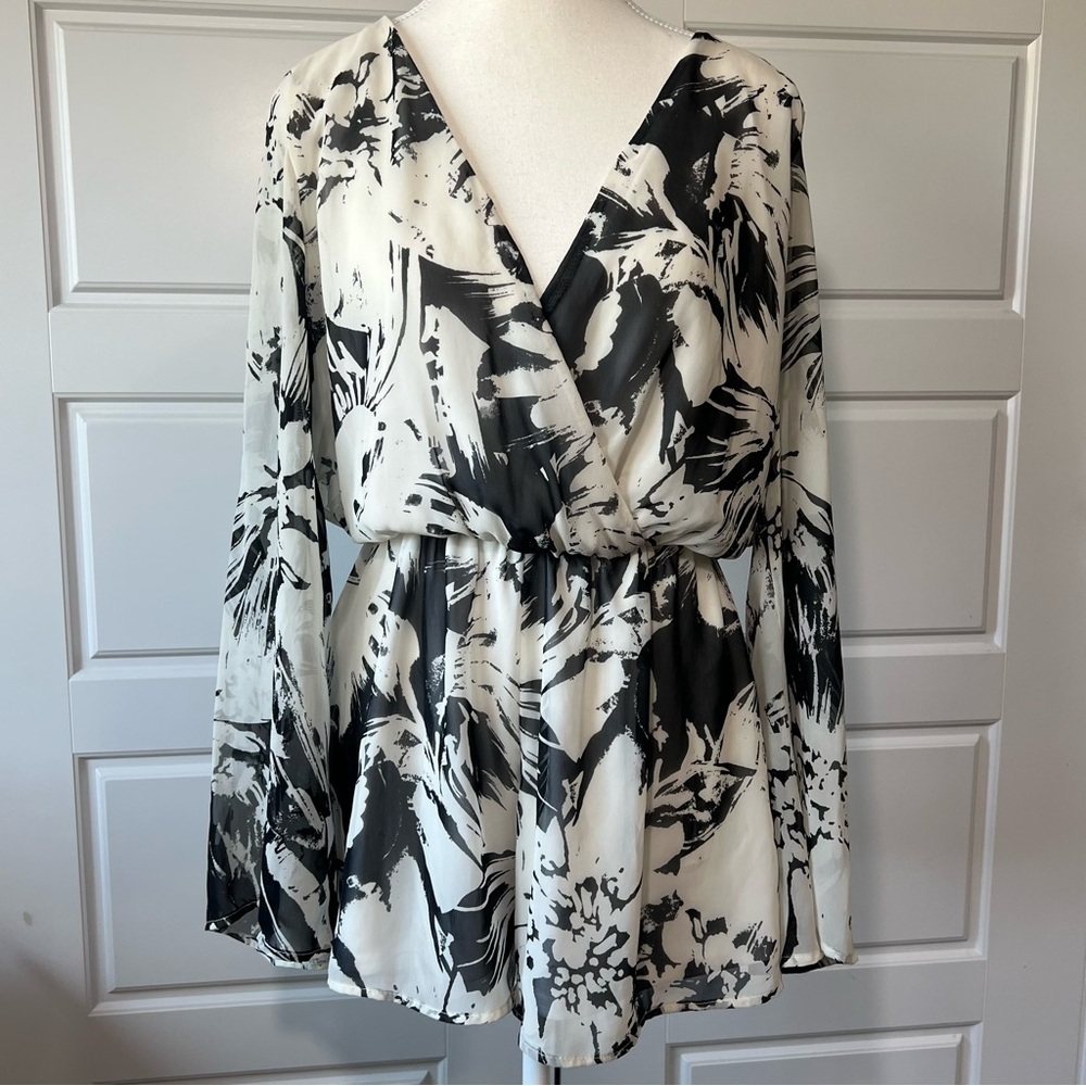 Leith Black White Floral Print Faux Wrap Long Sleeve Boho Romper Shorts Small